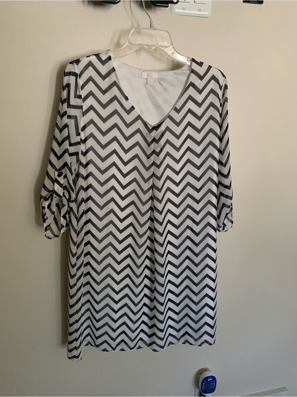 Woman’s C Black and White Chevron V‑Neck Midi Dress. Size L